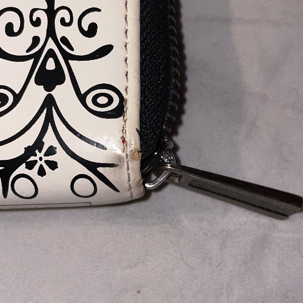 ModCloth “Retro Reporter” Wallet - Picture 12 of 15